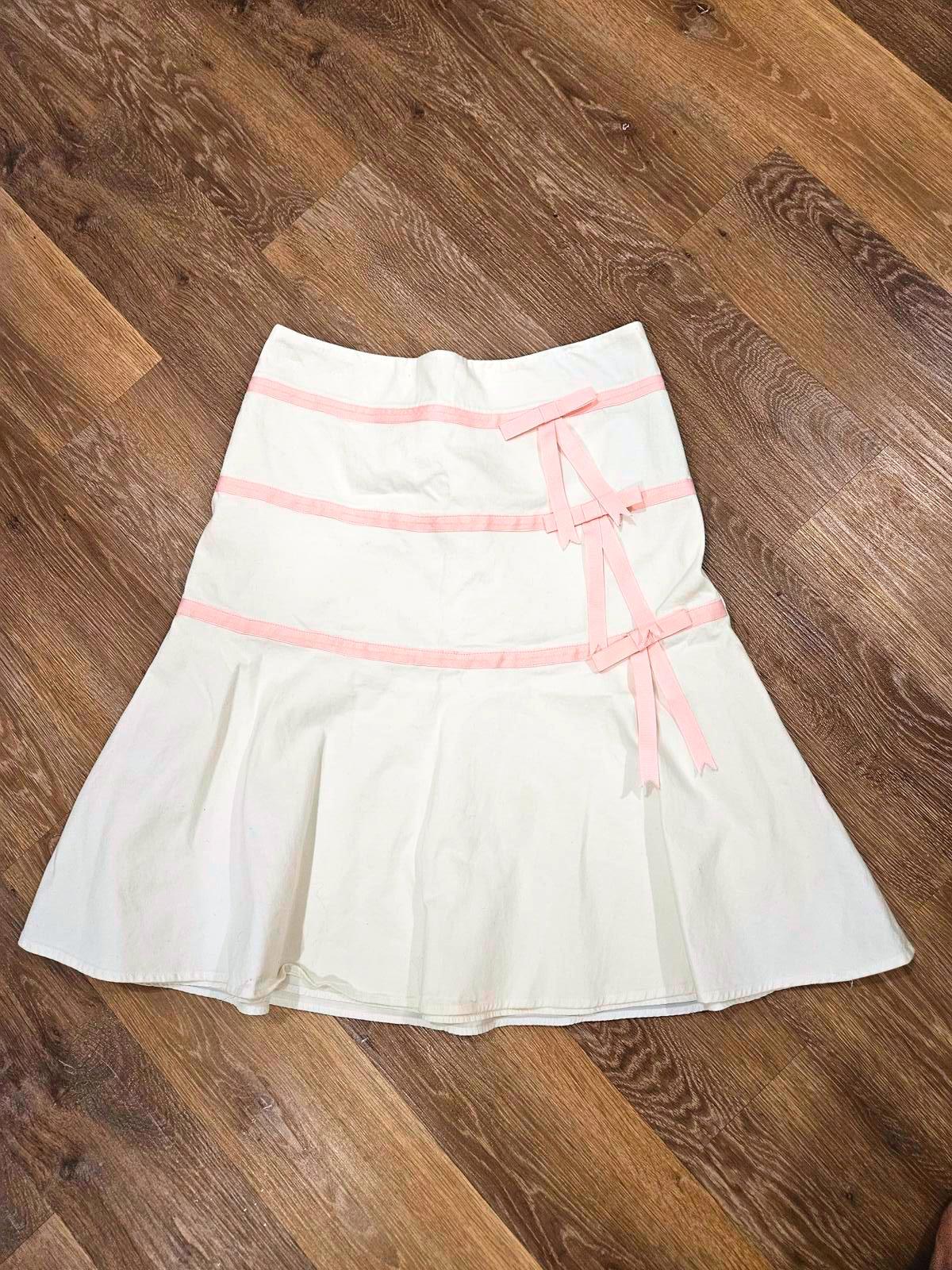 Margalit NY White Skirt Size 10 with Pink Ribbon Detail skirt basket
