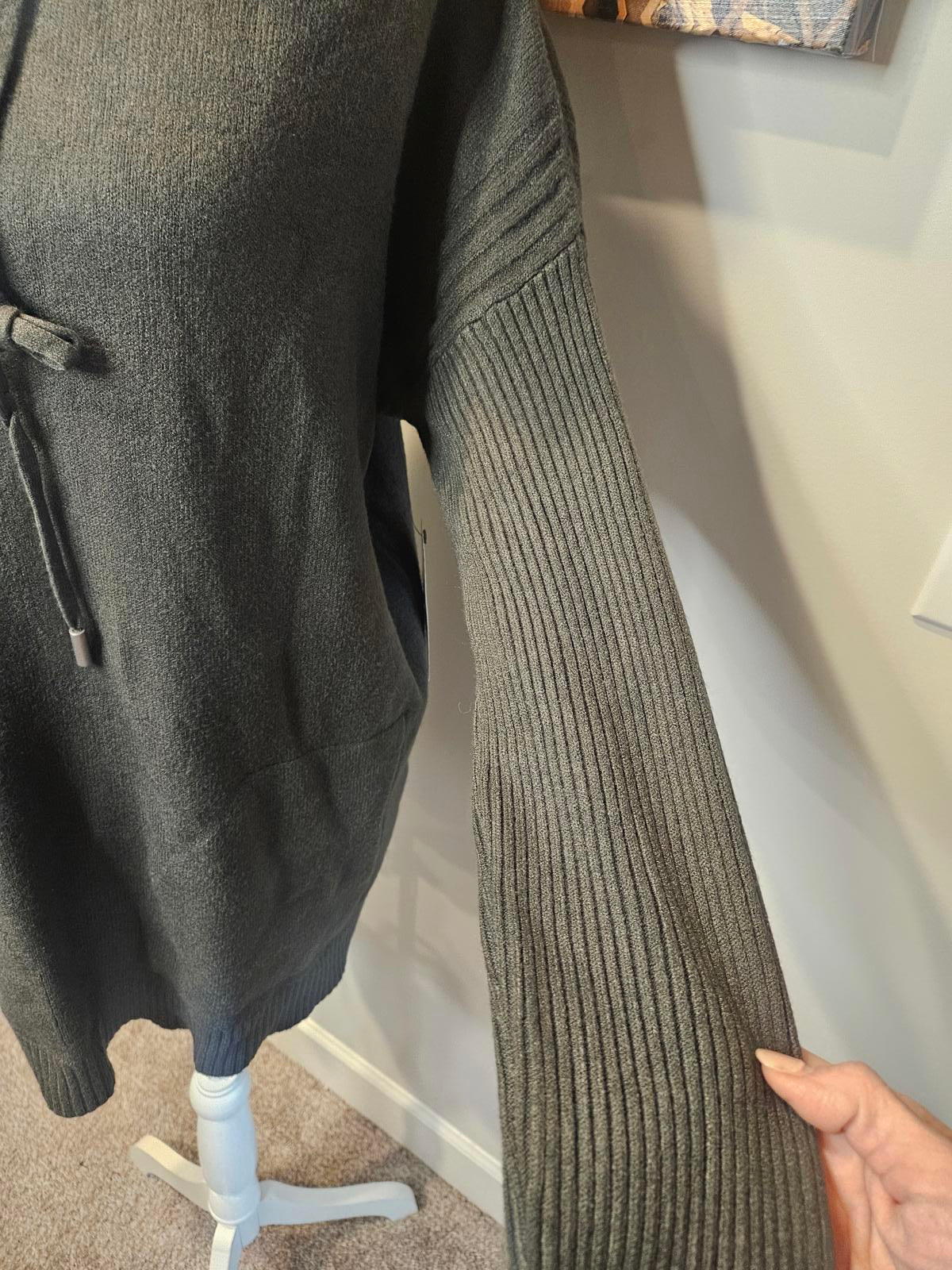 Nwt Cyrus Women's Dark Green Hoodie Sweater with Drawstring-L