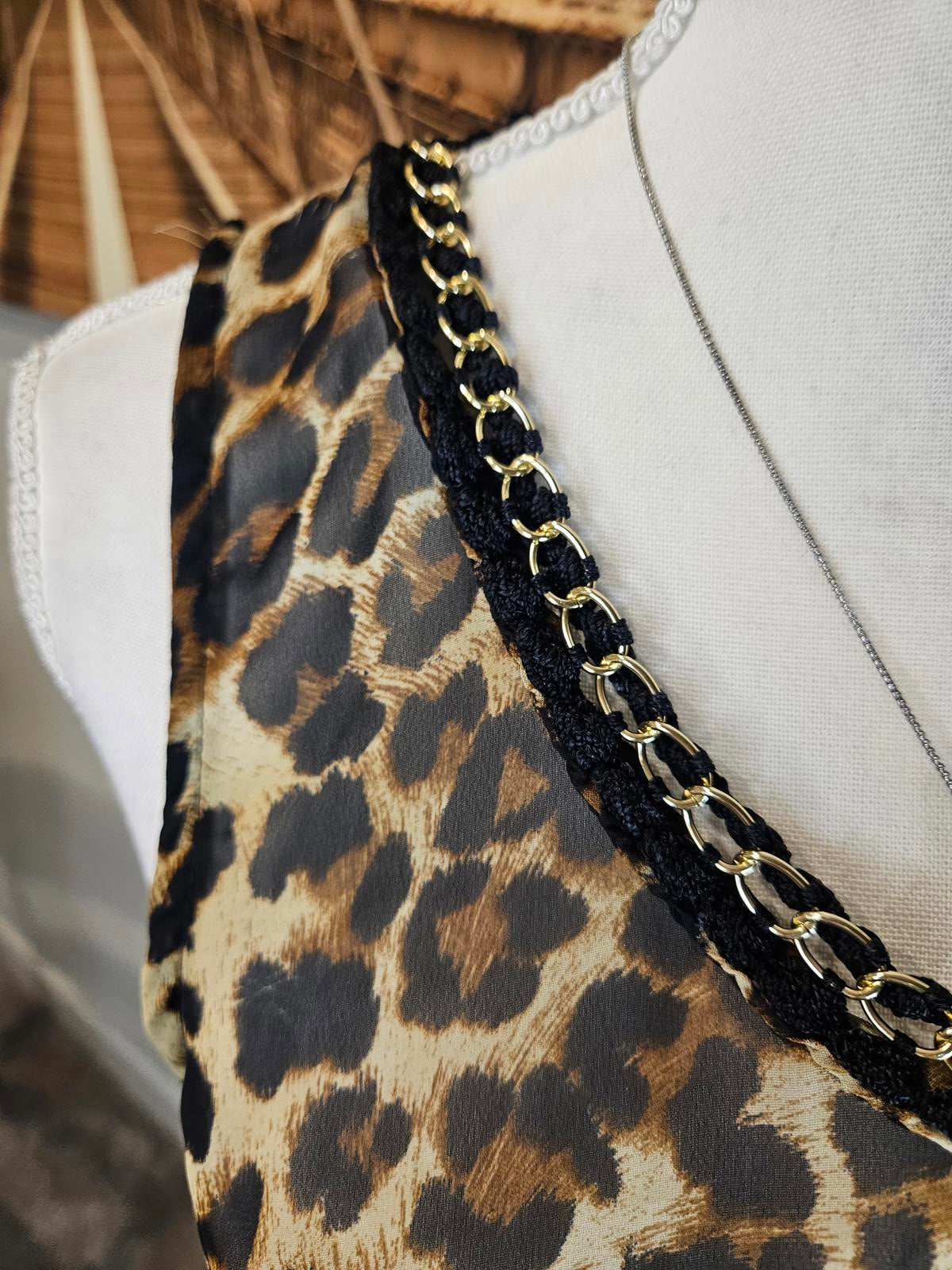 Mauve Leopard Print Sleeveless Top with Chain Detail #643