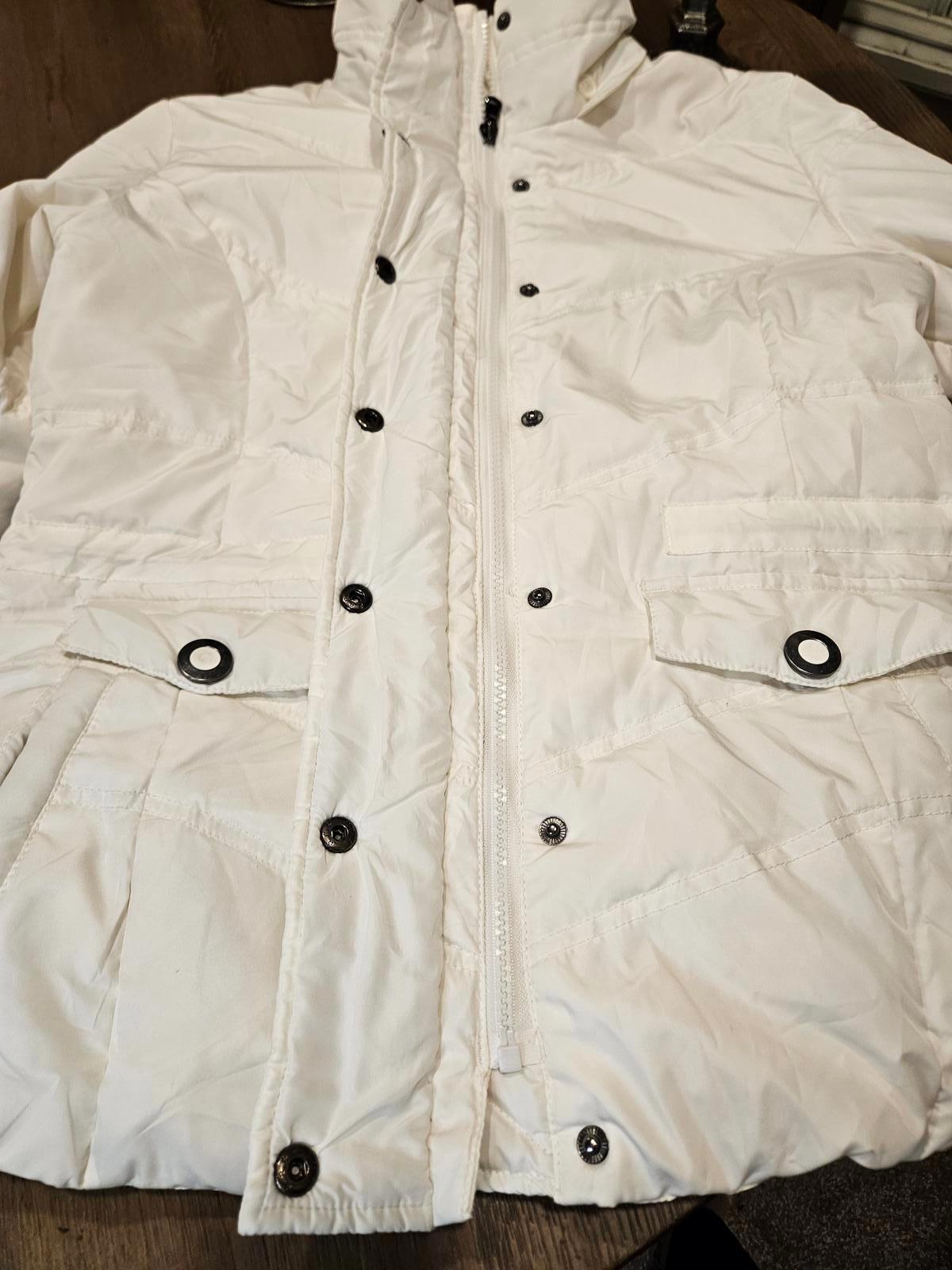 New York & Co. Stylish White Puffer Jacket with Snap Front