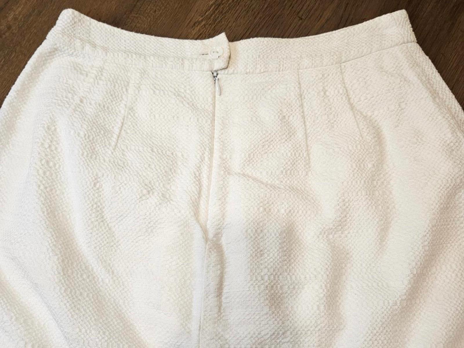 Nanette Lepore Women's Textured White Skort - Size 2 #226