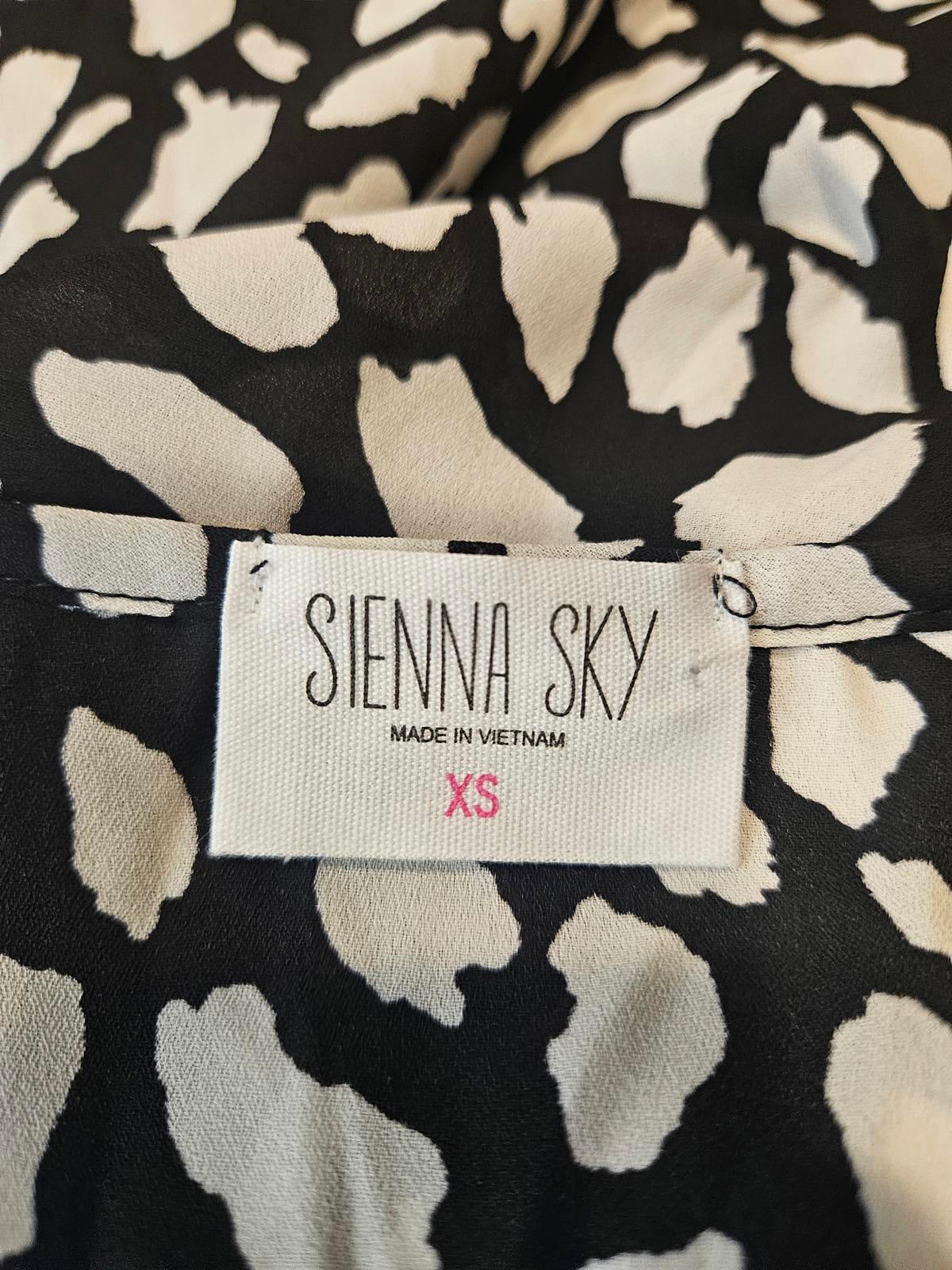 Nwot Sienna Sky Black and White Patterned Midi Dress #746