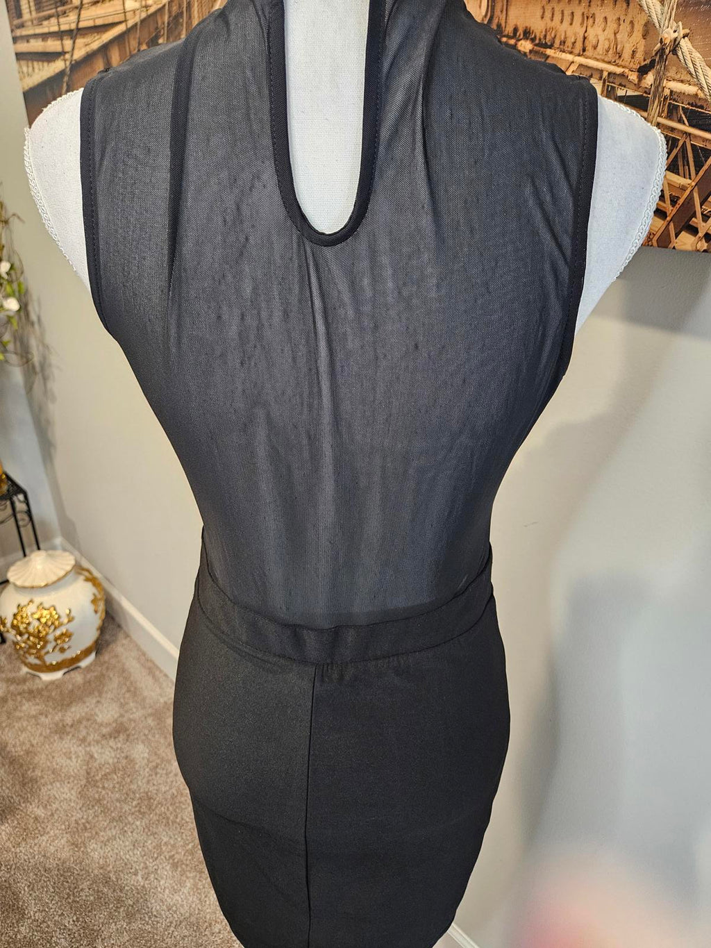 Kimcine Elegant Black Dress with Shimmery Details Size M