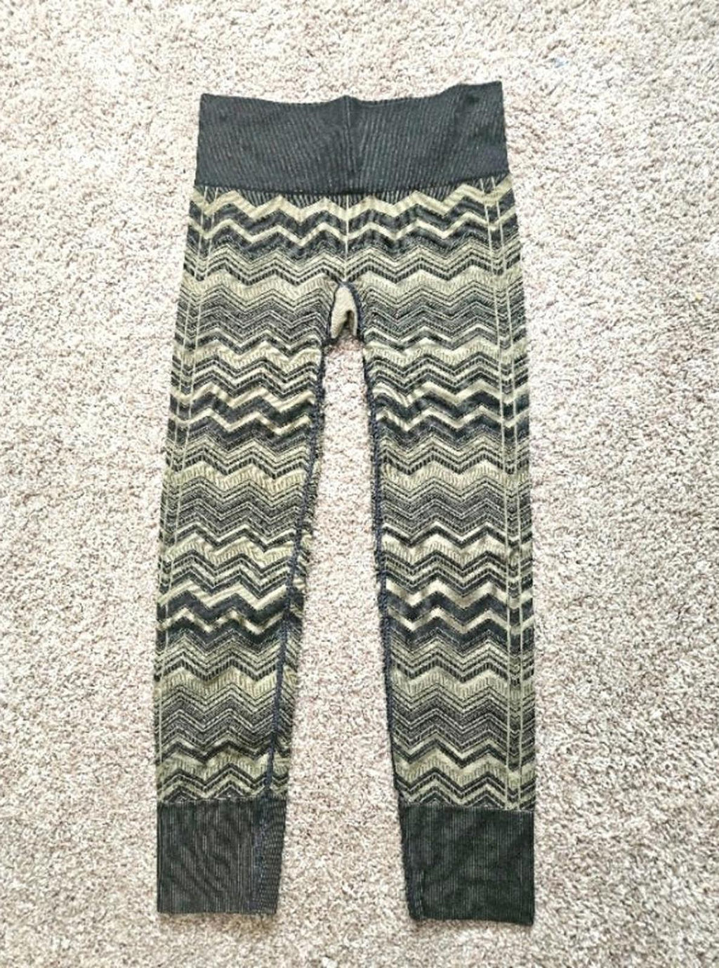Lululemon Chevron Print Leggings Size 8 J16