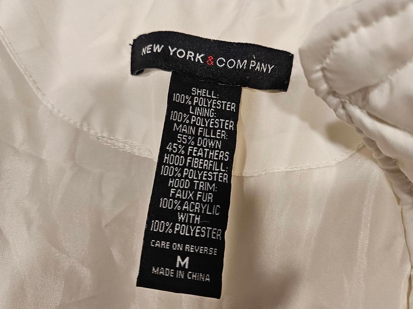 New York & Co. Stylish White Puffer Jacket with Snap Front