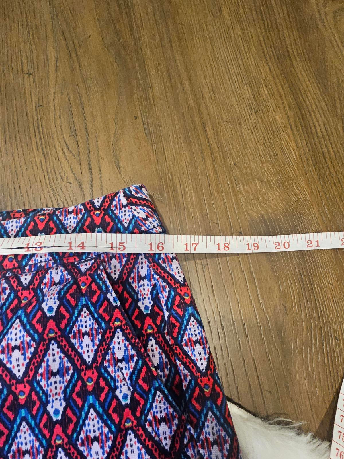 Liz Claiborne Vibrant Geometric Print Shorts #300