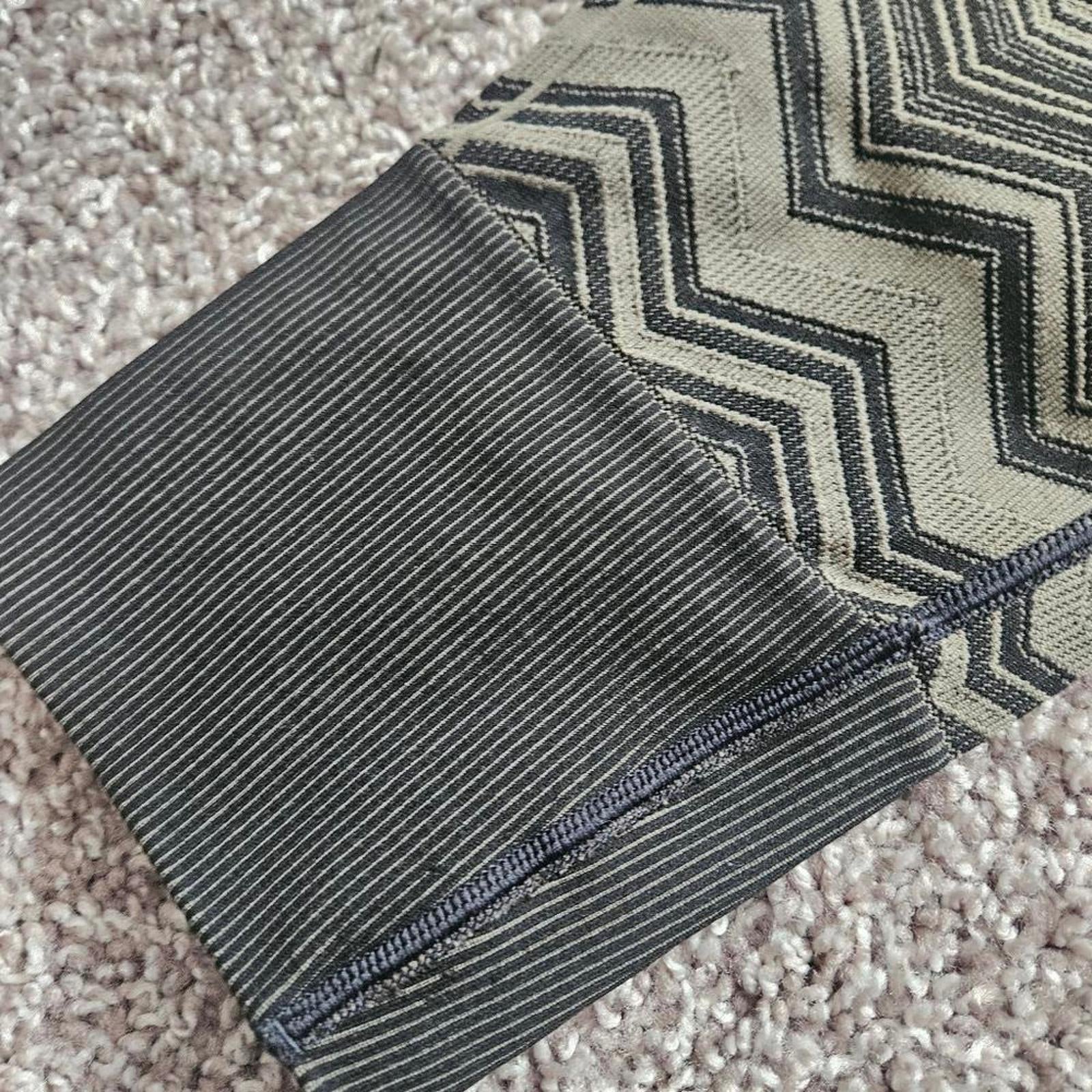 Lululemon Chevron Print Leggings Size 8 J16