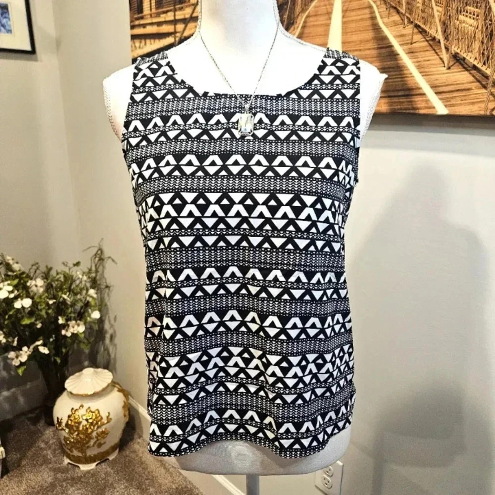 My Story Open Back Black and White Geometric Tank Top #129