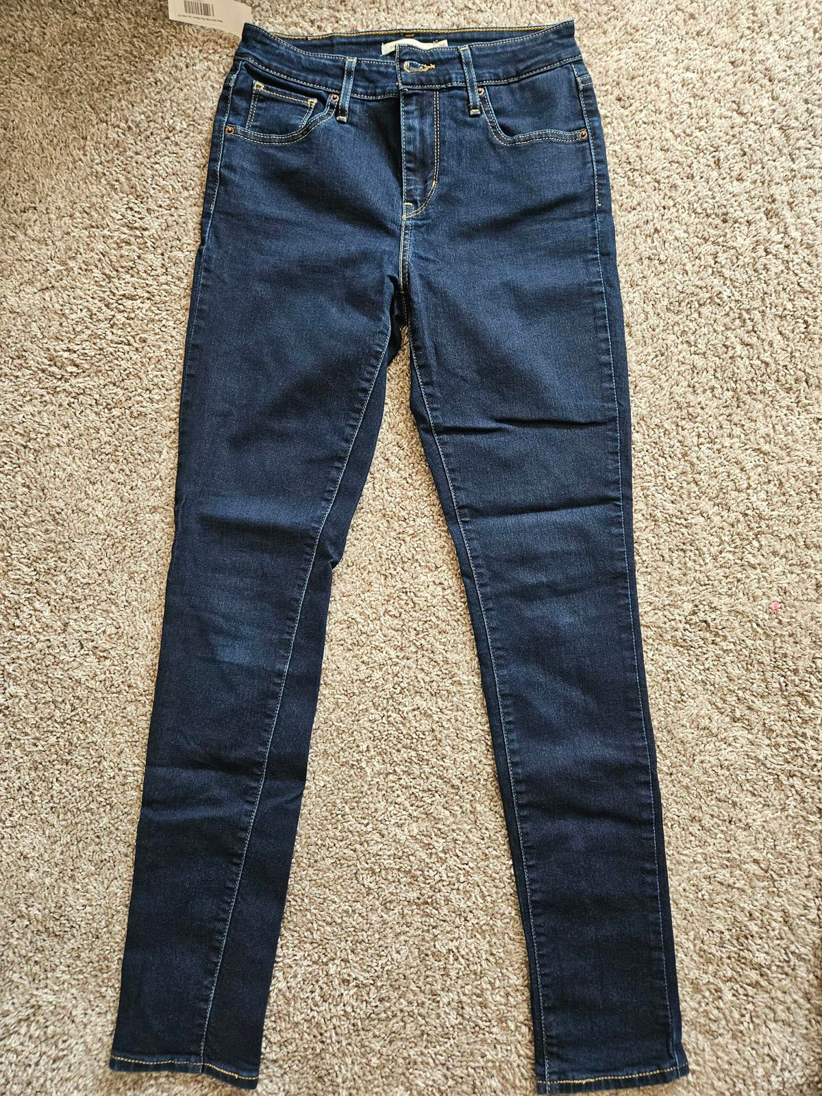 Levi's 721 Jeans  26 x 30- Classic with Iconic Back Pockets #J5