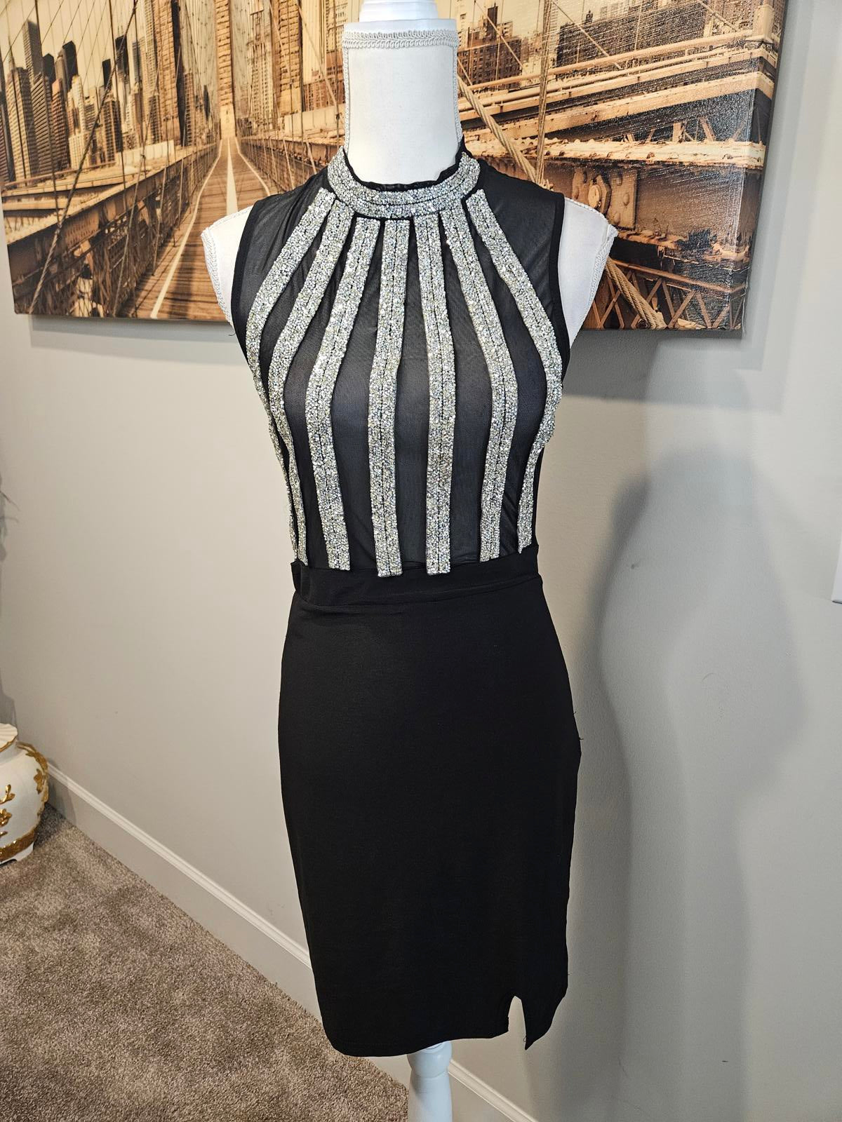 Kimcine Elegant Black Dress with Shimmery Details Size M