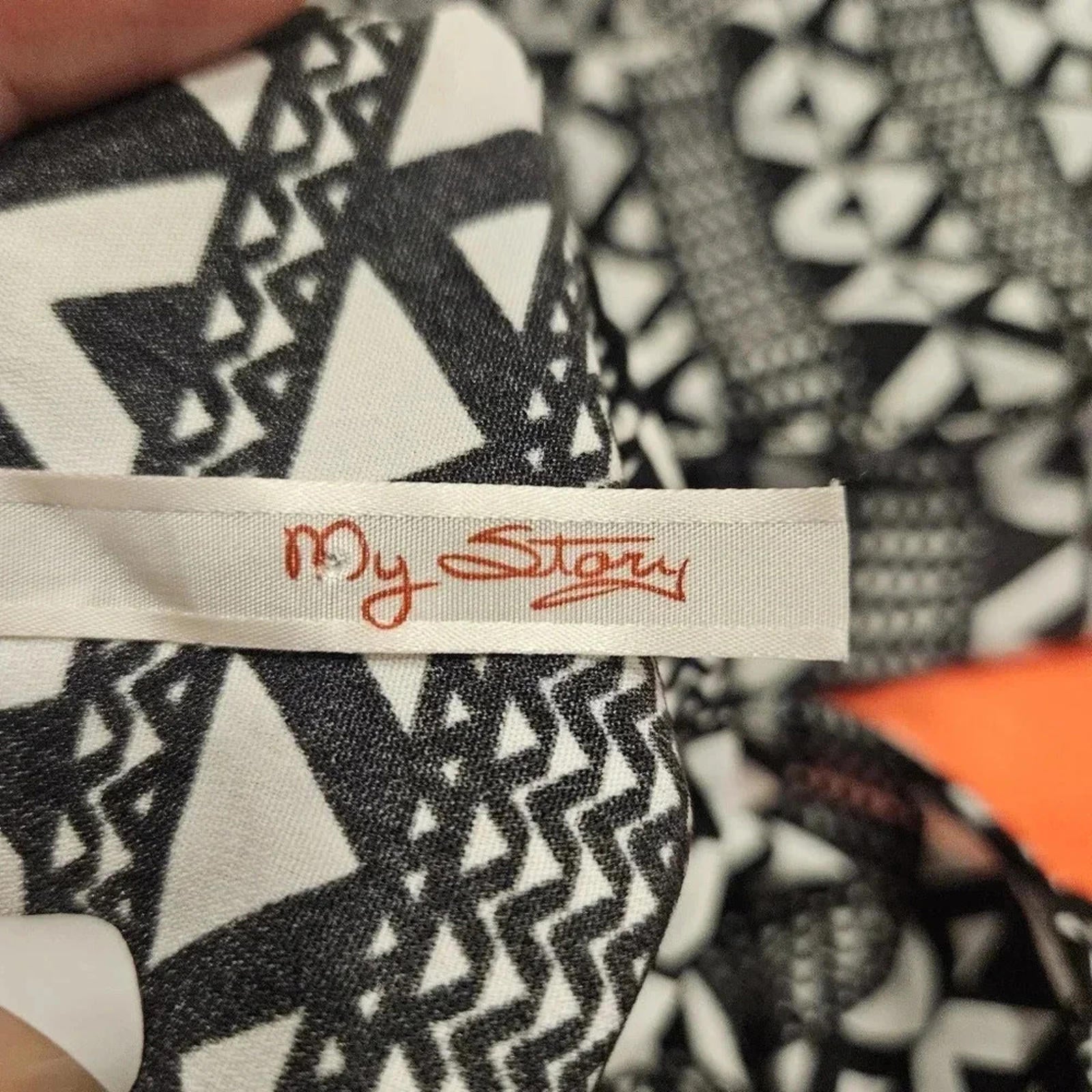 My Story Open Back Black and White Geometric Tank Top #129