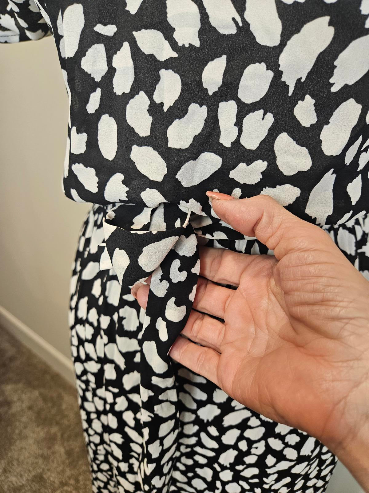Nwot Sienna Sky Black and White Patterned Midi Dress #746