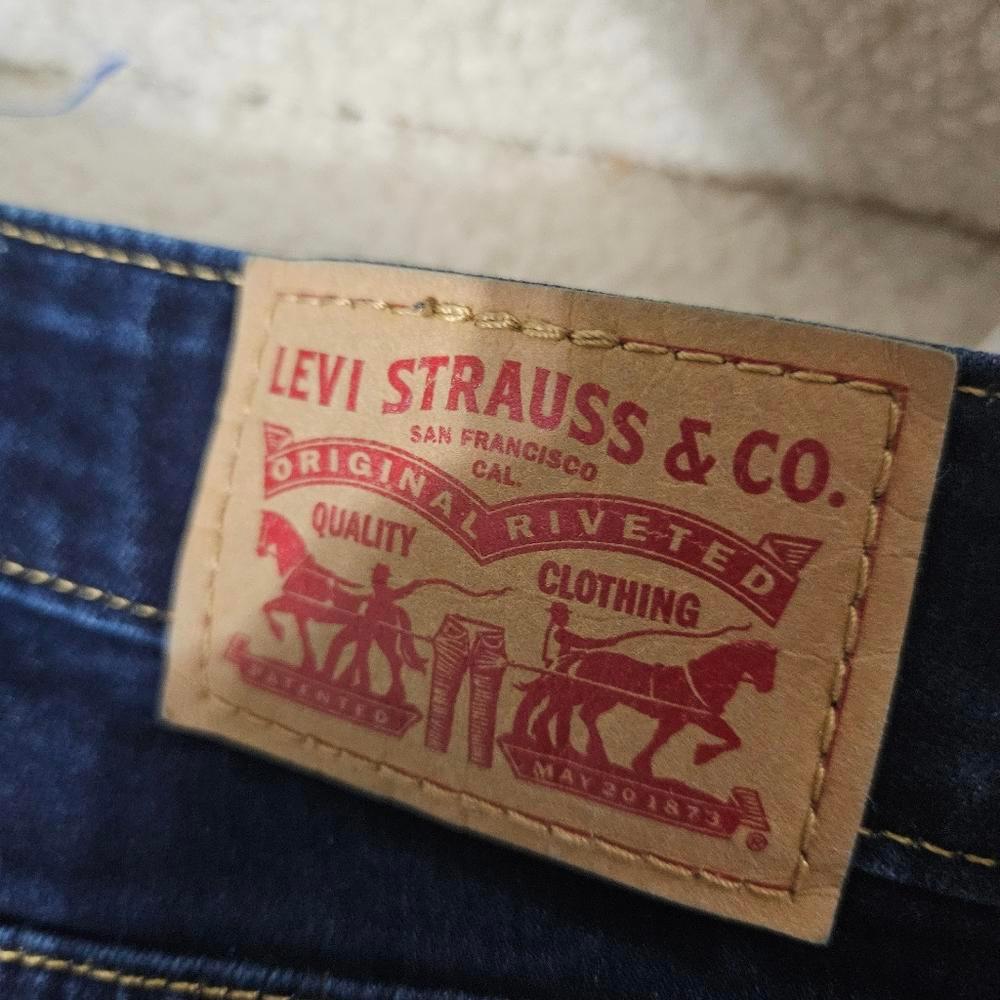Levi's 721 Jeans  26 x 30- Classic with Iconic Back Pockets #J5