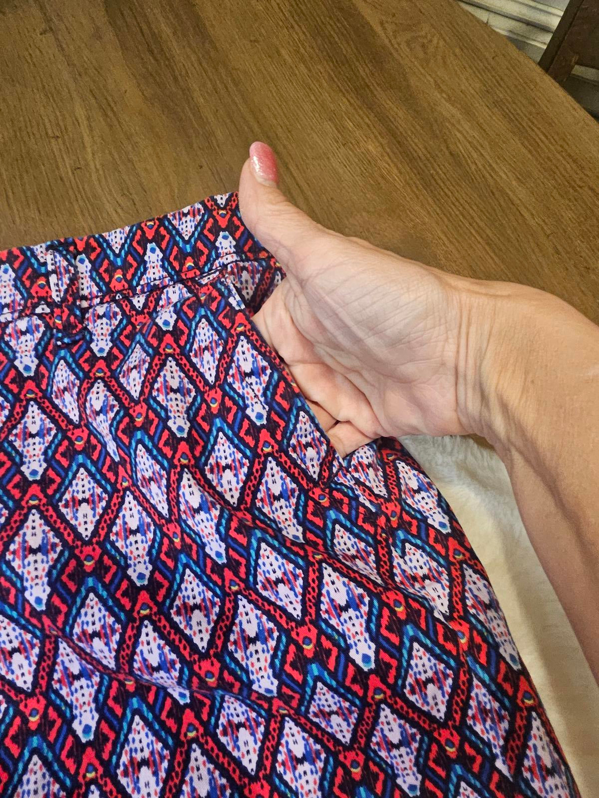Liz Claiborne Vibrant Geometric Print Shorts #300