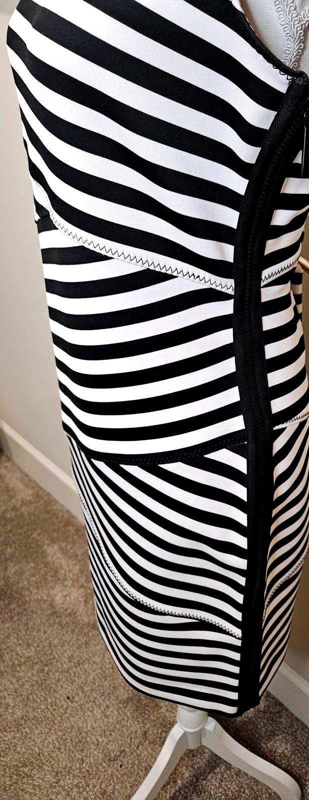 Michael Kors Black & White Striped Sheath Dress - Size 10 A29
