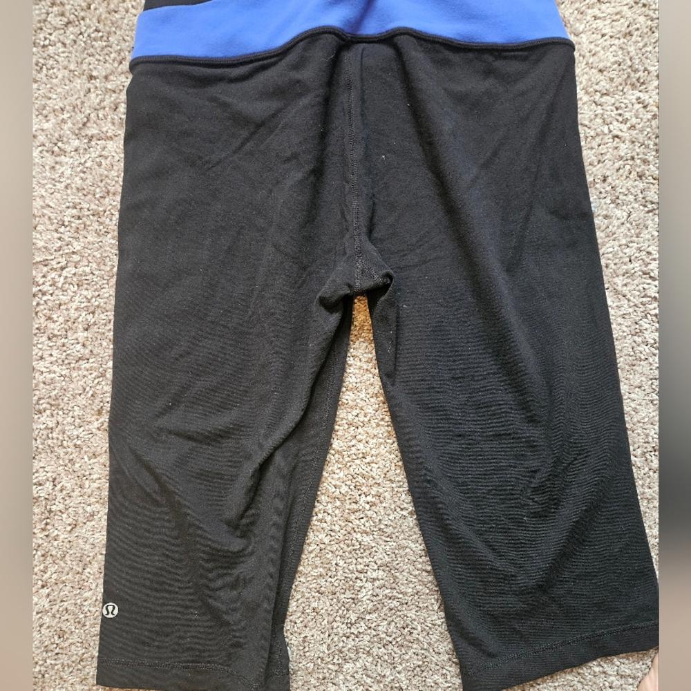 Lululemon Black Capris with Blue Patterned Waistband - Size 8 #J2