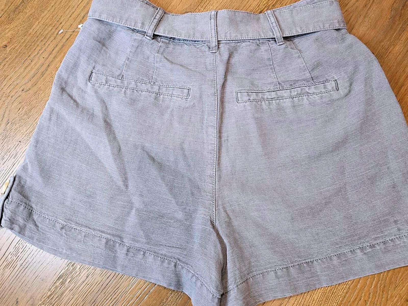 Nicole Miller NY Women's Gray Linen Belted Shorts - Size 2 1017