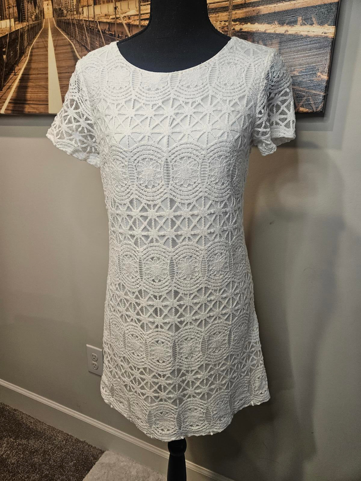 Lulu's Lace Shift Dress - Elegant White Design