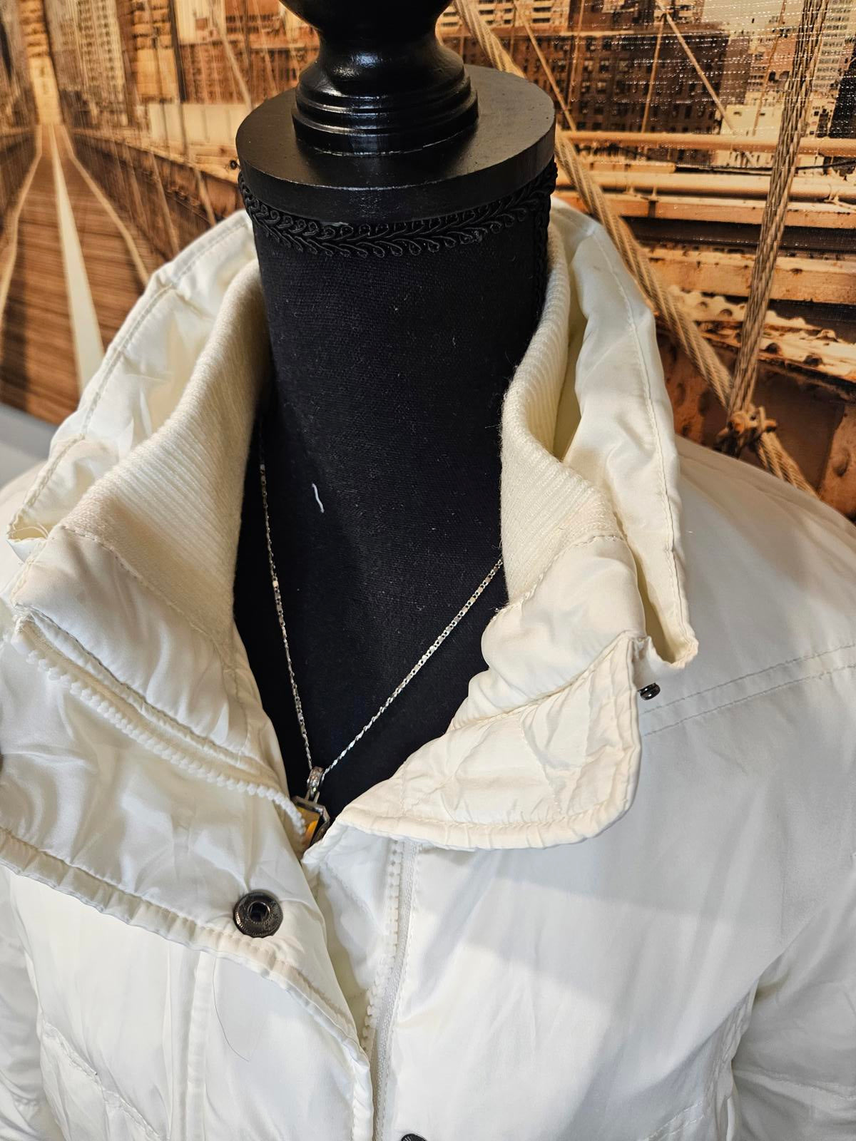New York & Co. Stylish White Puffer Jacket with Snap Front