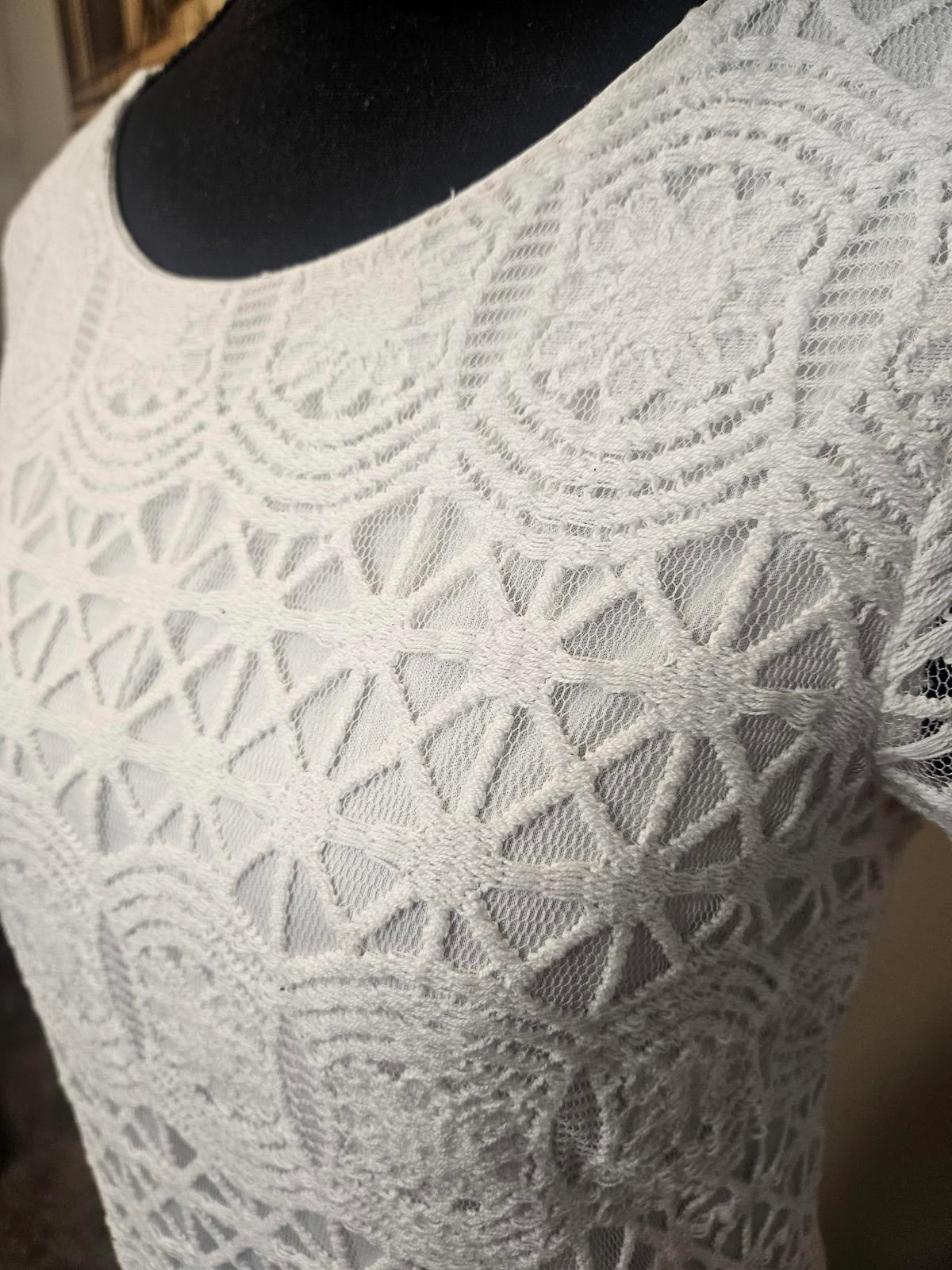 Lulu's Lace Shift Dress - Elegant White Design