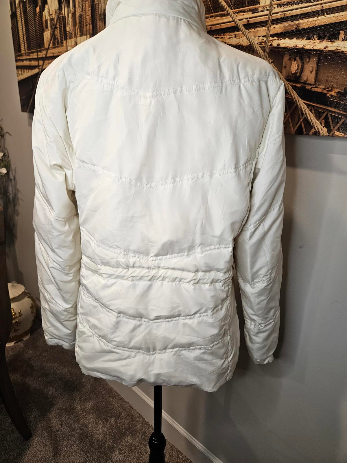 New York & Co. Stylish White Puffer Jacket with Snap Front